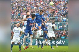 Arema FC Menang Dramatis Atas Barito Putra
