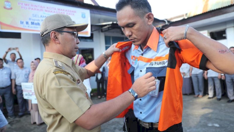 Seragam Jukir di Makassar Diganti, Kini Pakai Nama Daeng Parkir