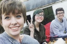 Cinta Segitiga Rumit, tetapi Malah Bikin Keluarga Ini Bahagia