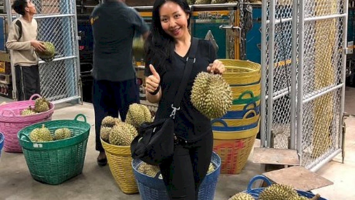 Petani Durian ini Tawarkan Rp4,4 Miliar Bagi Pria yang Bersedia Nikahi Putrinya