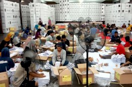 KPU Gowa Libatkan 180 Petugas Lipat Surat Suara