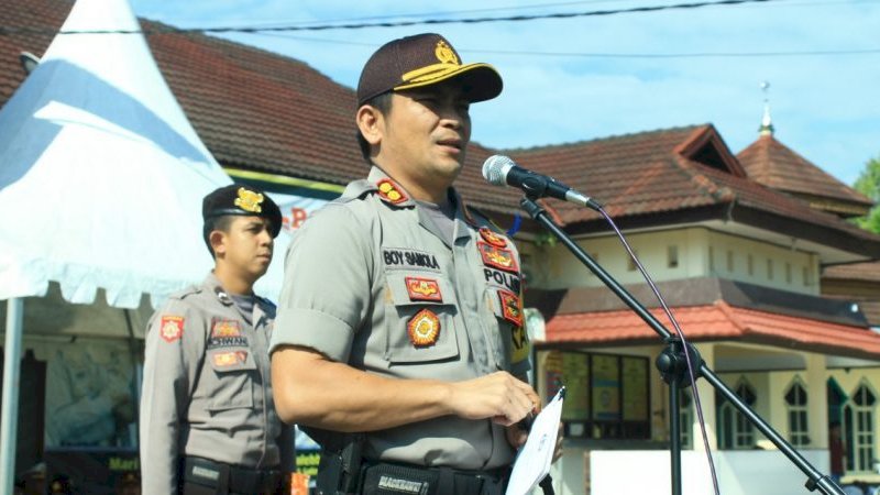 Kapolres Lutra Minta Warga Tak Gampang Terpancing Isu SARA Jelang Pemilu