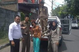 Sering Lempari Warga, Penderita Gangguan Jiwa Diamankan Satpol PP