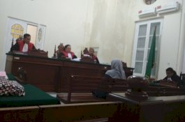 Memey, Pelaku Penelantaran Tiga Anak Dituntut Dua Tahun Penjara