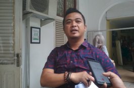 Telantarkan Tiga Anaknya, Pengacara: Kehidupan Memey Juga Rapuh