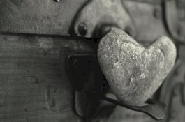 Ciri-Ciri Hati yang Membatu dan Langkah untuk Mengobatinya