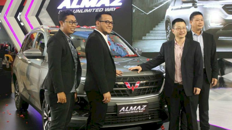 Resmi Mengaspal di Makassar, Wuling Almaz Dibanderol Rp335 Juta 