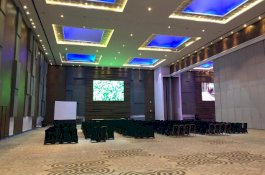 Pas untuk MICE, Ballroom Hotel Sheraton Makassar Kini Dilengkapi LED Raksasa