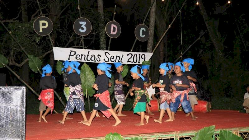 Suasana Malam Pentas Seni 2019 di Desa Cilellang, Kecamatan Mallusetasi, Jumat Malam (08/03/2019).