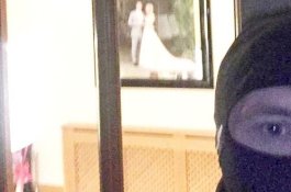 Ceroboh, Perampok Ini Selfie Saat Rampok Rumah Bos Leicester City