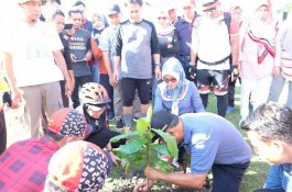 Dihadiri Bupati Jeneponto, Komunitas SLIM Rayakan Ultah dengan Tanam Pohon