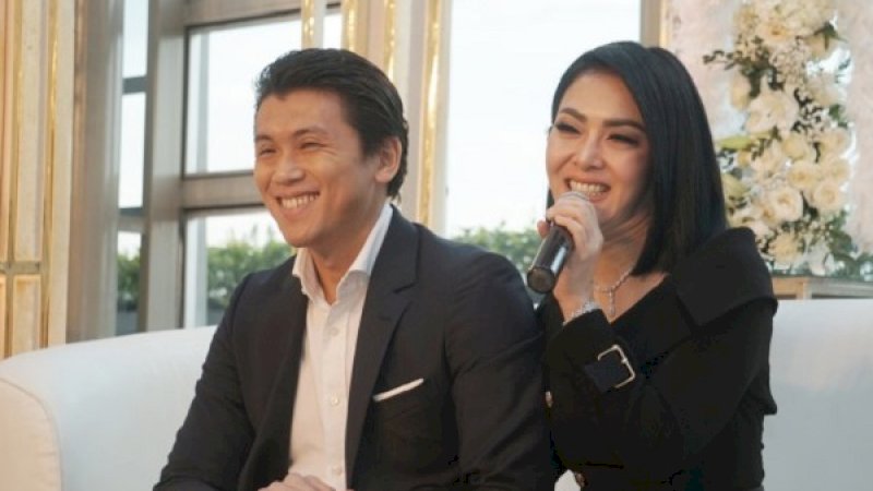 Reino Barack dan Syahrini. (Foto Iqbal Firdaus/Kumparan.com)