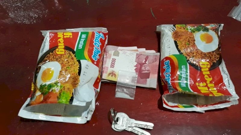 Barang bukti yang diamankan.