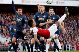 Babak Pertama: Arsenal Ungguli Manchester United 1-0