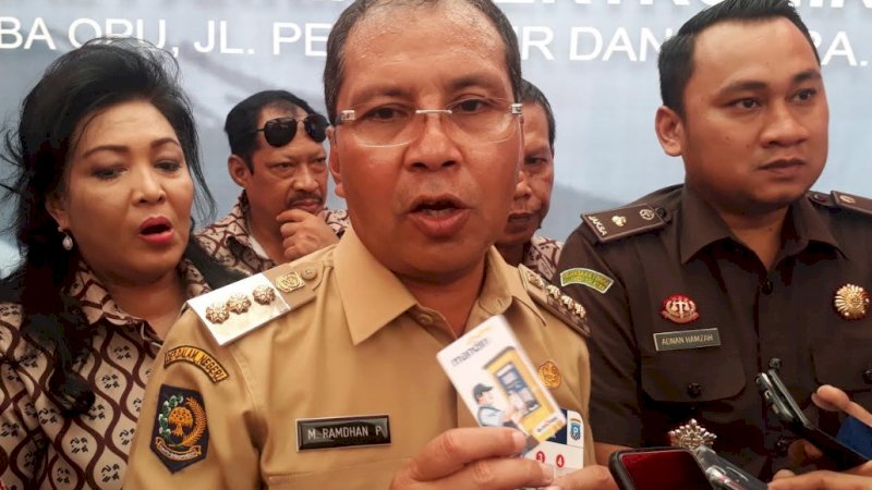 Wali Kota Makassar, M Ramdhan Pomanto saat memberikan keterangan pers tentang penggunaan Terminal Parkir Elektronik, Senin (11/3/2019).