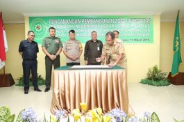 Danny Pomanto Tanda Tangani Pencanangan Zona Integritas Kota Makassar