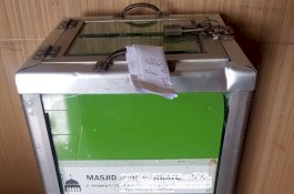 Terekam CCTV: Pura-Pura Beli Obat, Pemuda di Palopo Gondol Kotak Amal di Apotik