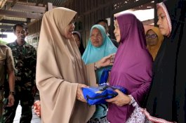 Warga Puji Kepedulian Isteri Bupati Barru