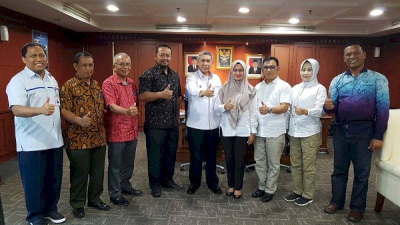  Bupati Luwu Utara, Indah Putri Indriani dan jajarannya menemui langsung Direktur Pengadaan Perusahaan Umum (Perum) Bulog, Rabu (13/3/2019), di Jakarta.&nbsp;