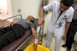 Berebut Ban dengan Mahasiswa, Tangan Perwira Polsek Panakkukang Terbakar