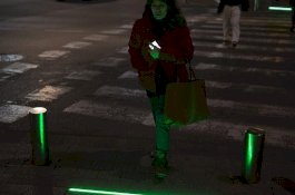 'Lampu Lalu Lintas Zombie' Dipasang di Tel Aviv Untuk Pengguna Smartphone