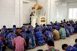 Tanpa Adnan, Peserta Jumat Qalbu di Masjid Nurul Yasin Tetap Ramai