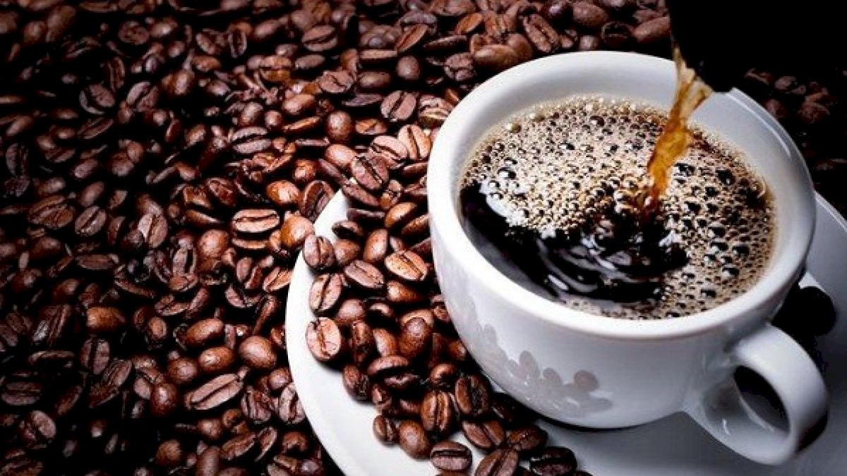 Kebanyakan Minum Kopi, Tulang Rusuk Wanita Ini Patah