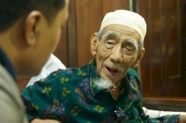 Rommy Tersangka Suap, Mbah Moen: Saya Kecewa 