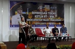 Kepada RT/RW Se-Kecamatan Makassar dan Tallo, Danny: Jaga Kerukunan dan Satukan Warga