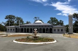 Usai Tabrakkan Mobil ke Masjid Queensland, Pria Ini Caci Jemaah