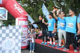 Danny Puji Maritim Eco Run yang Dihelat Ikatek Unhas