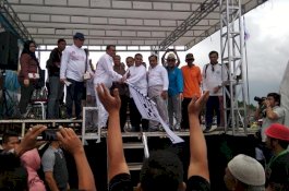 Gubernur Sulsel Lepas Peserta Jalan Sehat di Galesong