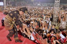 Disambut Pendukungnya di Deliserdang, Jokowi Dapat Firasat