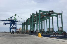 Pelindo IV Datangkan 8 Unit RTG di Makassar New Port