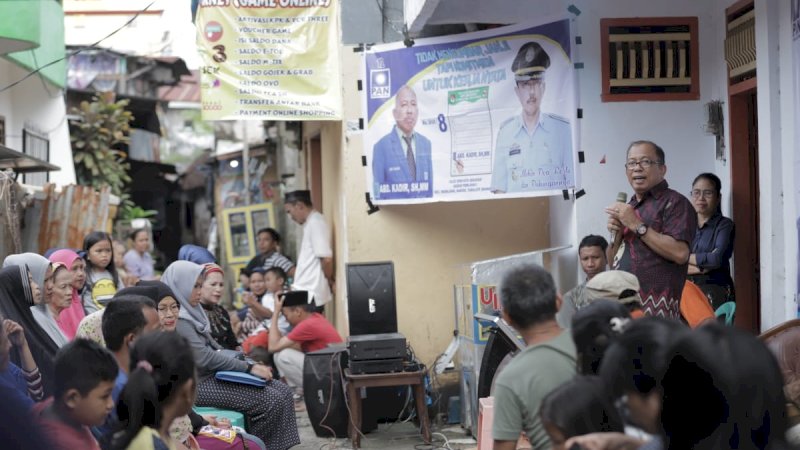 ft:Calon Legislatif dari Partai Amanat Nasional (PAN) Daerah Pemilihan 5 Kota Makassar,  Abd Kadir SH.MM, melakukan temu sapa dengan warga di RW 5 Kelurahan Lette Kecamatan Mariso,  Minggu, (17/3).