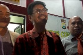 Diperiksa 11 Jam, IYL Keluar dengan Senyum