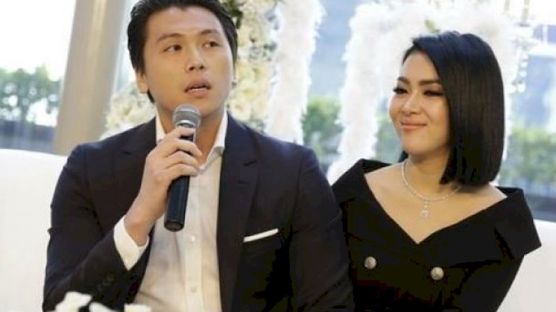 Reino Barack dan Syahrini.  (Foto/Kapanlagi)