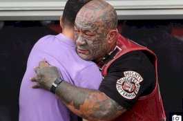 Geng Motor Menakutkan di Selandia Baru Menari Hibur Korban Penembakan