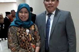 Paripurna DPR Dihadiri 24 Orang, Andi Mariattang Unggah Foto Bareng Hakim Konstitusi