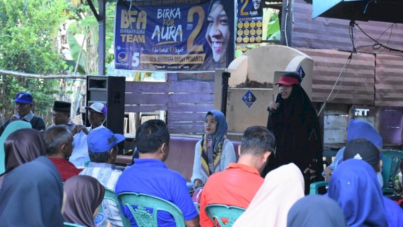 Aura dan Indira Mulyasari Sapa Warga Biringkanaya