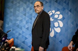 Paus Fransiskus Tolak Pengunduran Diri Kardinal yang Menutupi Kasus Pelecehan Seks