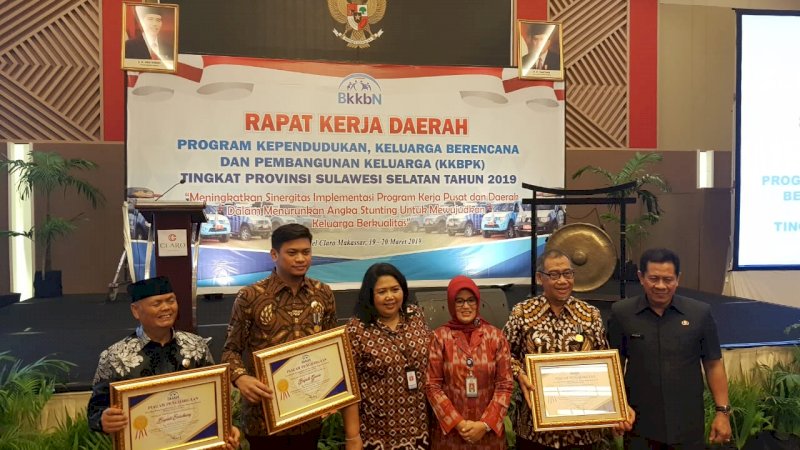 Sukseskan Program KKBPK, Wali Kota Parepare Diganjar Penghargaan