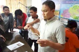 Lagi Tunggu Pembeli Narkoba, IRT di Galangan Kapal, Dibekuk Tim Elang