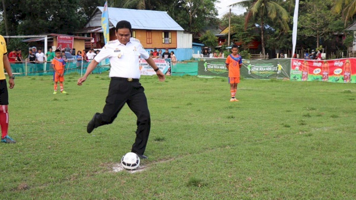 Buka Turnamen Mangkoso Cup U-13, Bupati Barru Harap Lahir Ramang Baru