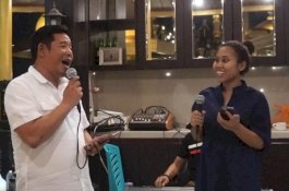 Begini Gaya Imran Amin Syam Saat Duet Bareng Evi Masamba