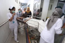 Sebelum Jatuh Timpa Mobil di Pabaengbaeng, Dua Wanita Ini Diduga Berkelahi