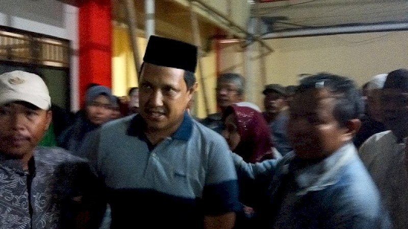 Sukri, suami mendiang Sitti Zulaiha.