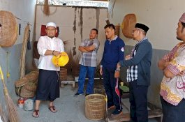 Terharu, Rusdi Jufri Siap Fasilitasi Warga Binaan Rutan Pangkep Pasarkan Produk