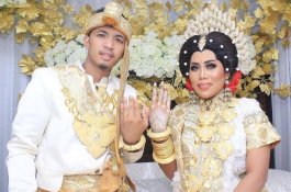 Ngaku 'Hidup Sendiri', Evi Masamba dan Arif Hajrianto Cerai?