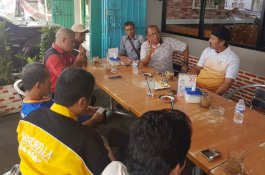 Ngopi Bareng Warga di Mamajang, Abdul Kadir Ungkap Niatnya Maju Caleg